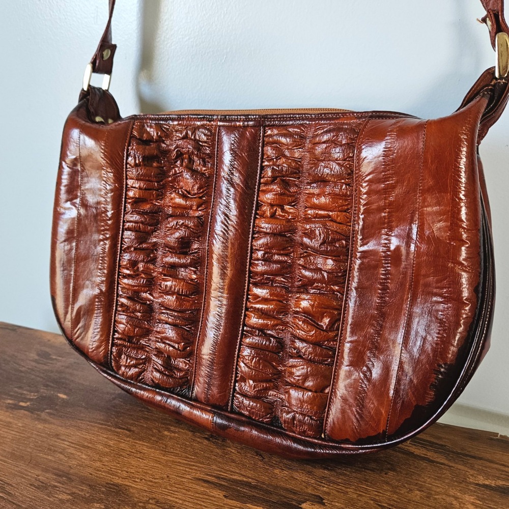 Vtg 80s Eel Skin Leather Ruched Shoulder Bag Cognac Brown Gold Hardware YKK Zip